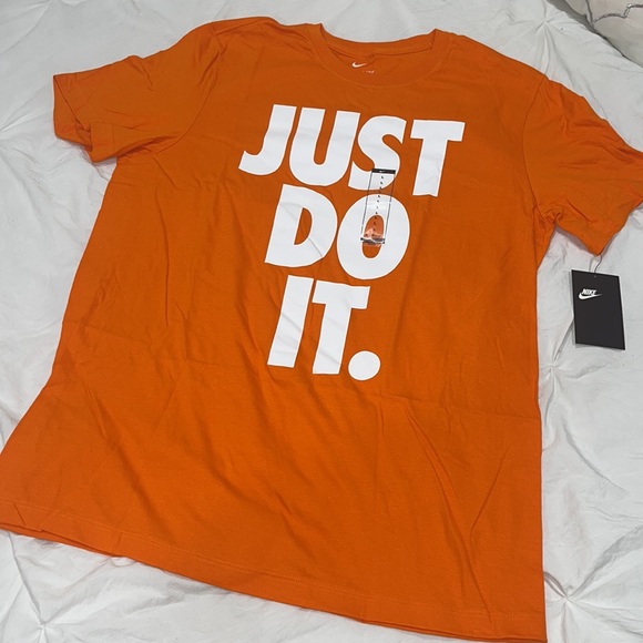 🔥Last One🔥🧡NIKE TEE🧡 - Picture 3 of 11